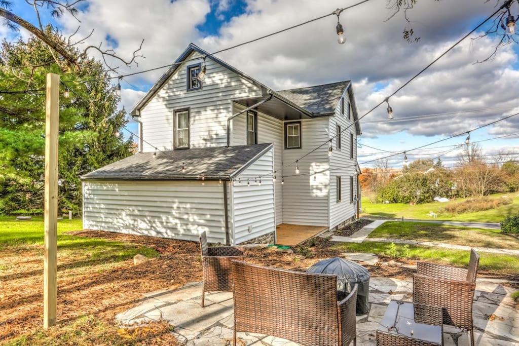 Beautiful Farmhouse Close To Lanc Hershey Etown Mount Joy Exterior photo